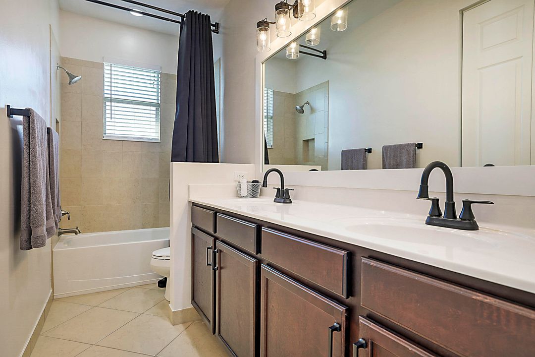 Active With Contract: $679,000 (3 beds, 3 baths, 2135 Square Feet)