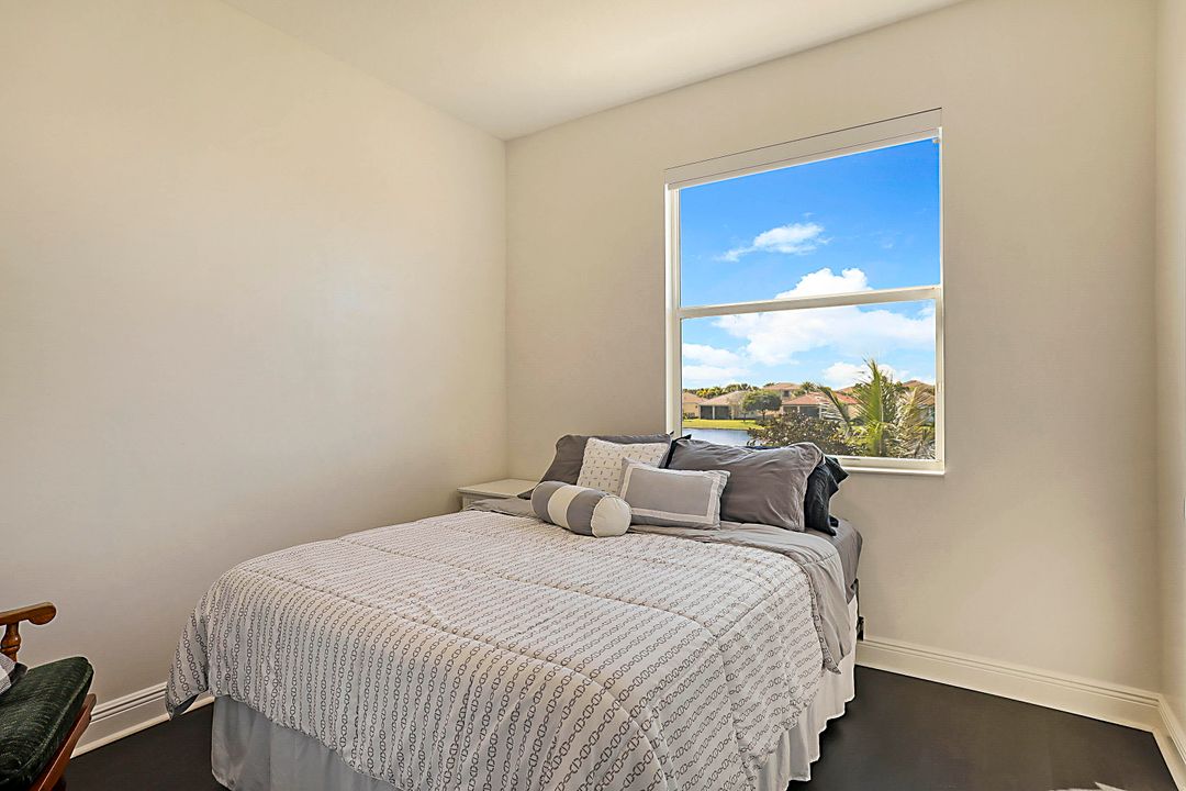 Active With Contract: $679,000 (3 beds, 3 baths, 2135 Square Feet)