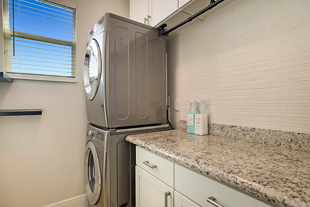 Active With Contract: $679,000 (3 beds, 3 baths, 2135 Square Feet)