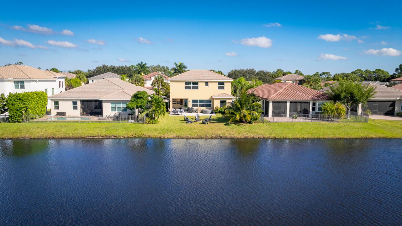 Active With Contract: $679,000 (3 beds, 3 baths, 2135 Square Feet)