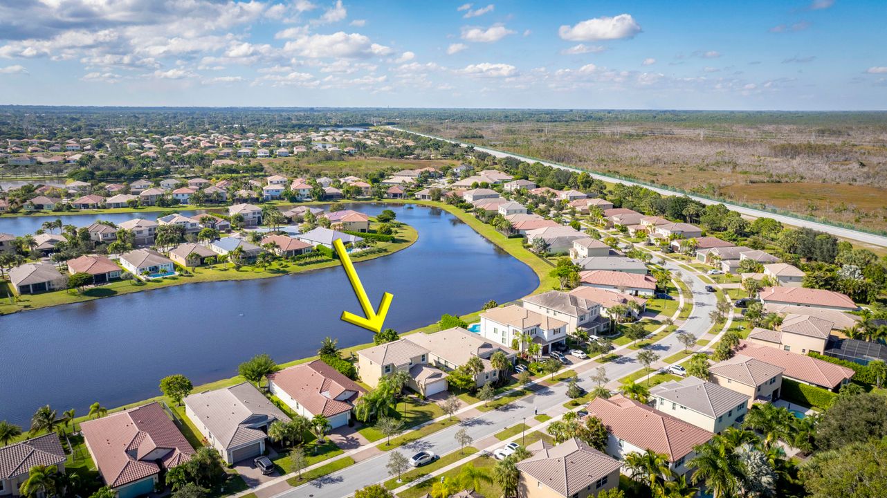 Active With Contract: $679,000 (3 beds, 3 baths, 2135 Square Feet)