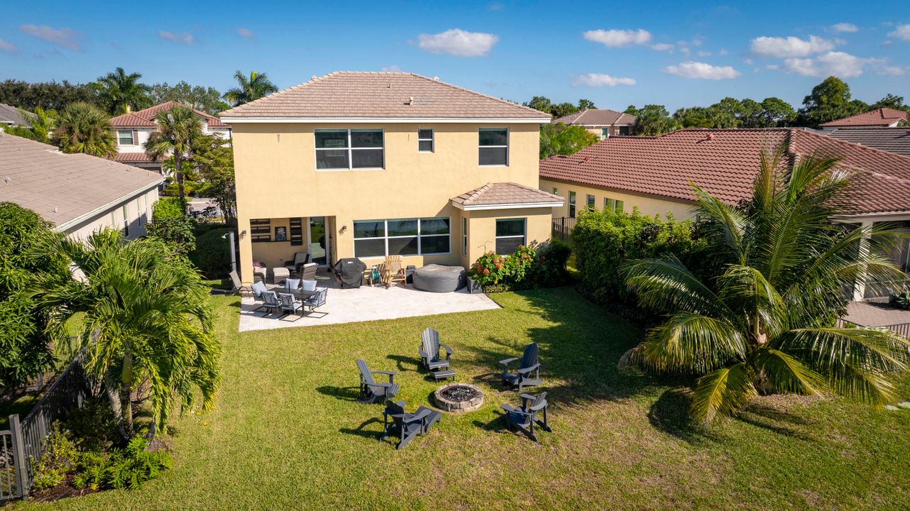 Active With Contract: $679,000 (3 beds, 3 baths, 2135 Square Feet)