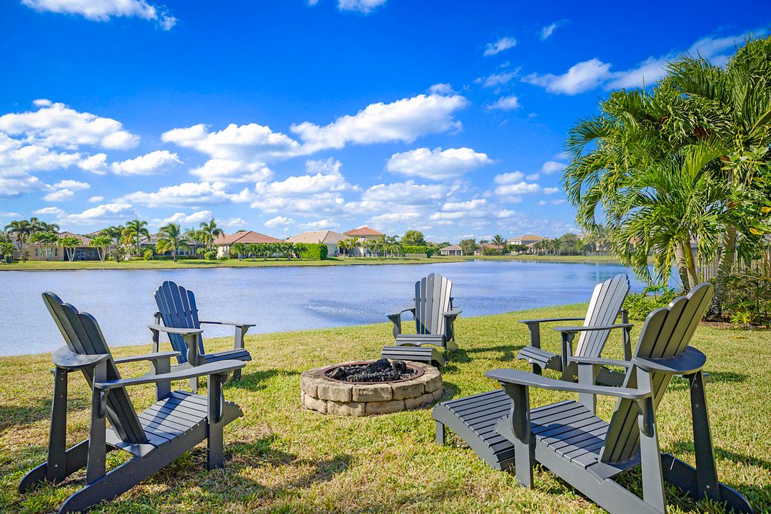 Active With Contract: $679,000 (3 beds, 3 baths, 2135 Square Feet)