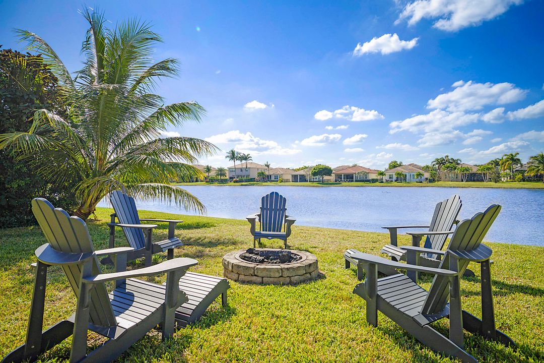 Active With Contract: $679,000 (3 beds, 3 baths, 2135 Square Feet)