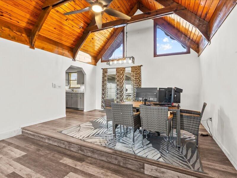 For Rent: $3,600 (4 beds, 2 baths, 1750 Square Feet)