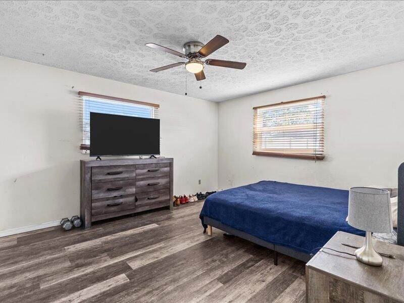 For Rent: $3,600 (4 beds, 2 baths, 1750 Square Feet)