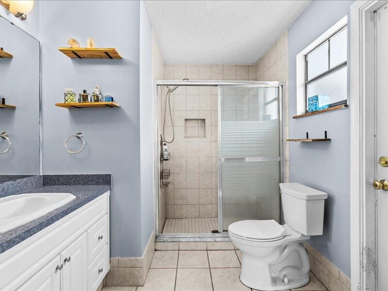 For Rent: $3,600 (4 beds, 2 baths, 1750 Square Feet)