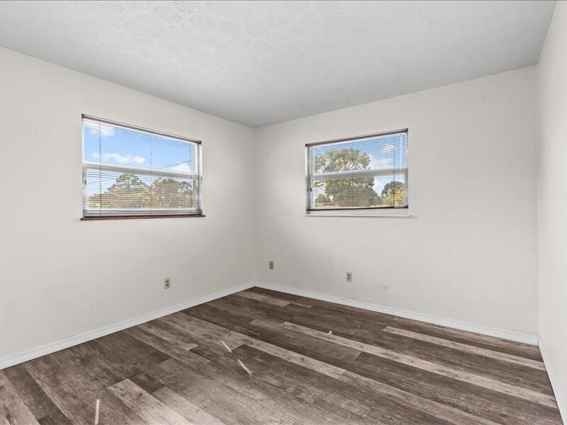 For Rent: $3,600 (4 beds, 2 baths, 1750 Square Feet)