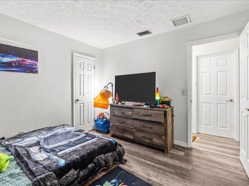 For Rent: $3,600 (4 beds, 2 baths, 1750 Square Feet)