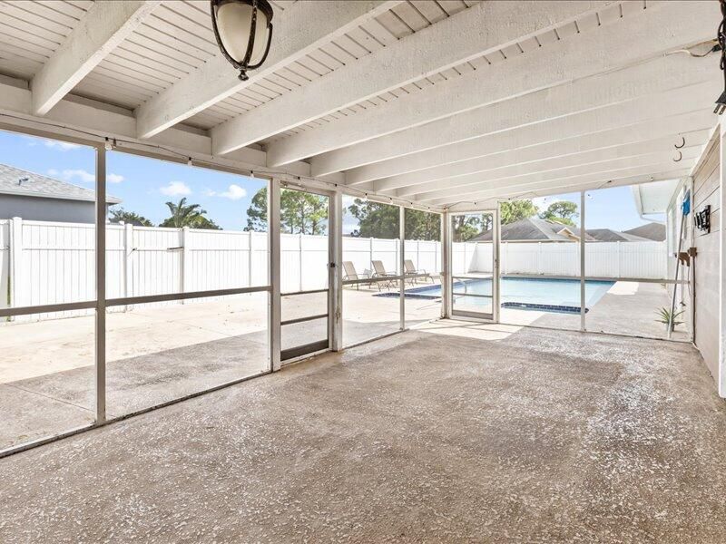 For Rent: $3,600 (4 beds, 2 baths, 1750 Square Feet)