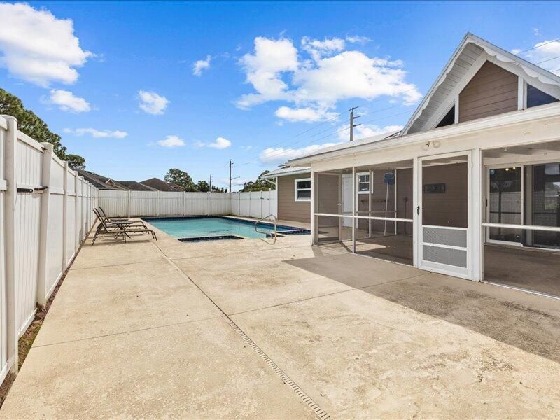 For Rent: $3,600 (4 beds, 2 baths, 1750 Square Feet)