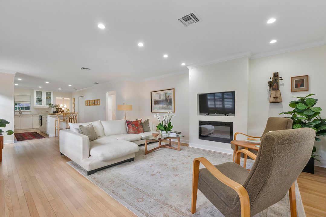 Active With Contract: $1,474,000 (3 beds, 2 baths, 2207 Square Feet)