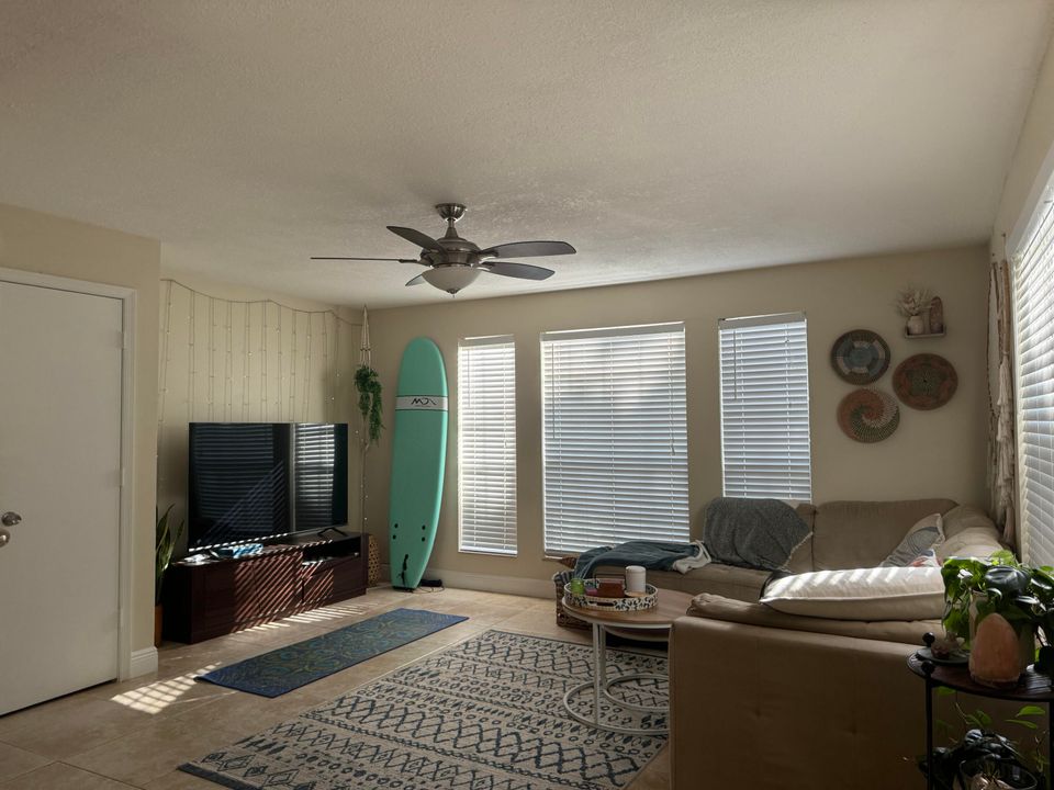 En Renta: $2,250 (2 camas, 2 baños, 978 Pies cuadrados)