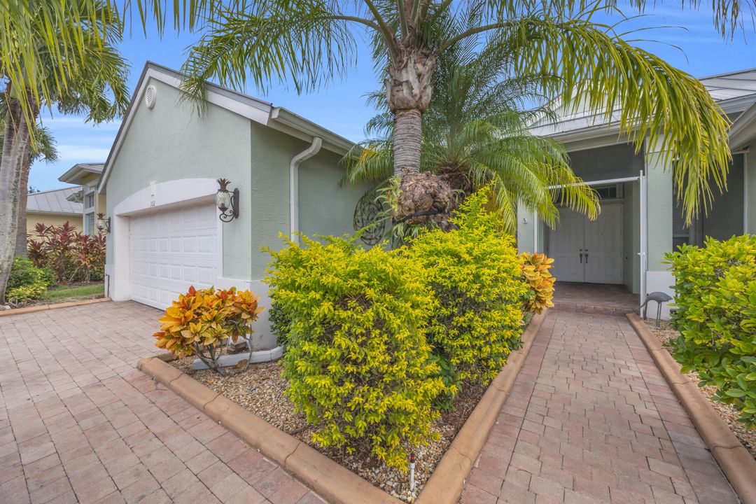 Active With Contract: $450,000 (3 beds, 2 baths, 2489 Square Feet)