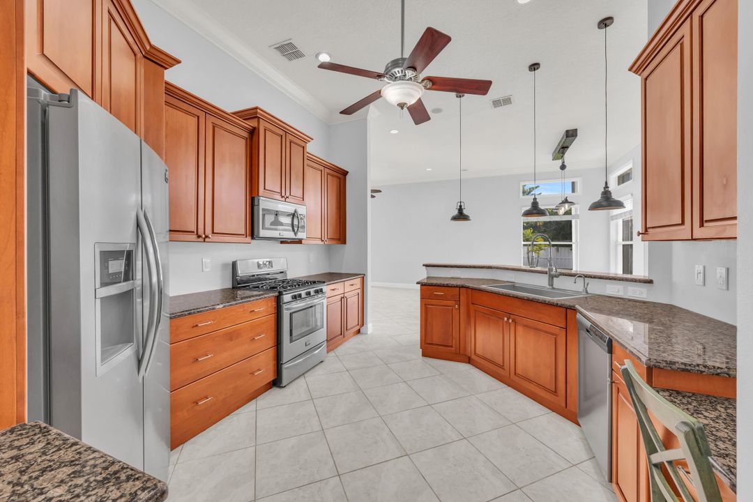 Active With Contract: $450,000 (3 beds, 2 baths, 2489 Square Feet)