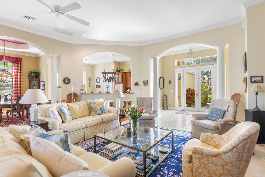 For Sale: $825,000 (3 beds, 2 baths, 2840 Square Feet)