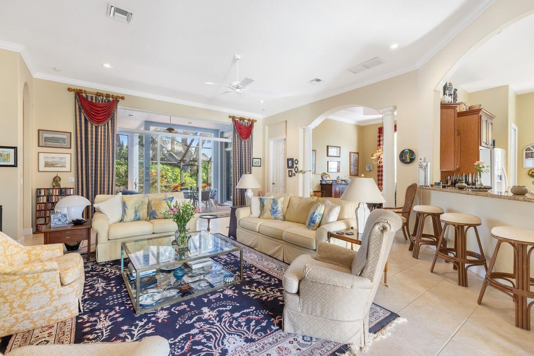 For Sale: $825,000 (3 beds, 2 baths, 2840 Square Feet)