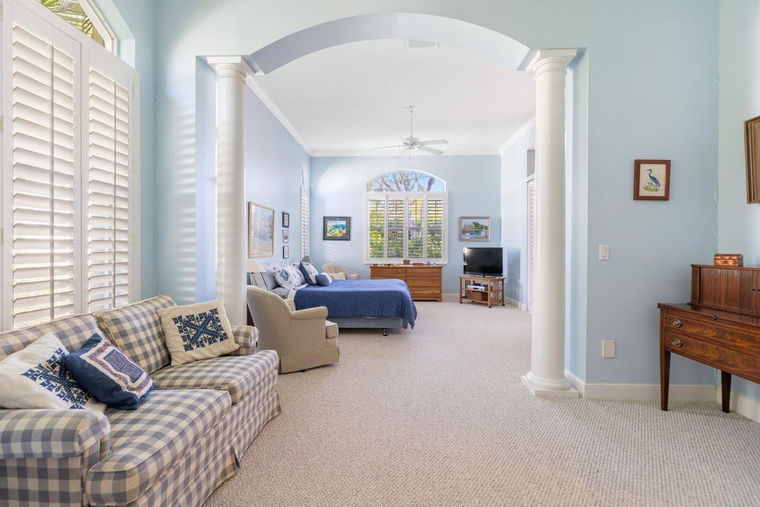 For Sale: $825,000 (3 beds, 2 baths, 2840 Square Feet)