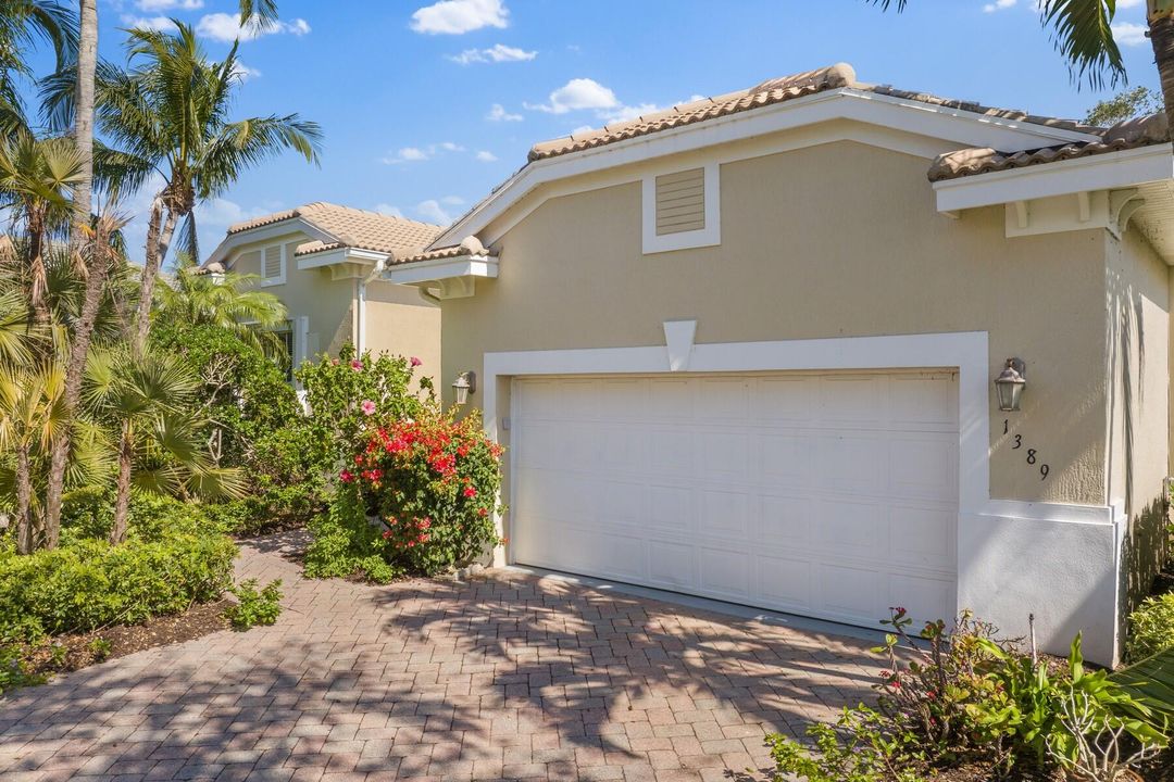 For Sale: $825,000 (3 beds, 2 baths, 2840 Square Feet)