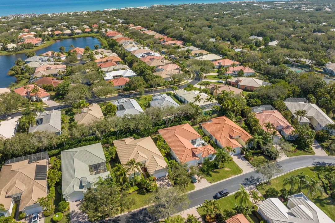 For Sale: $825,000 (3 beds, 2 baths, 2840 Square Feet)