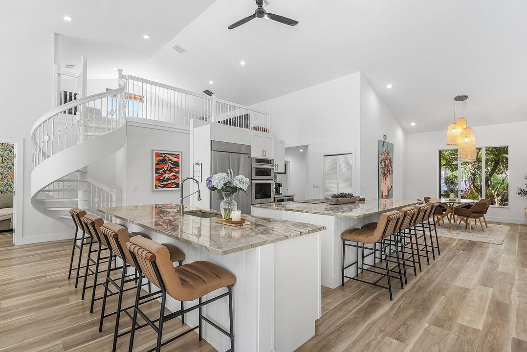 合同活跃: $1,690,000 (5 贝兹, 2 浴室, 3534 平方英尺)