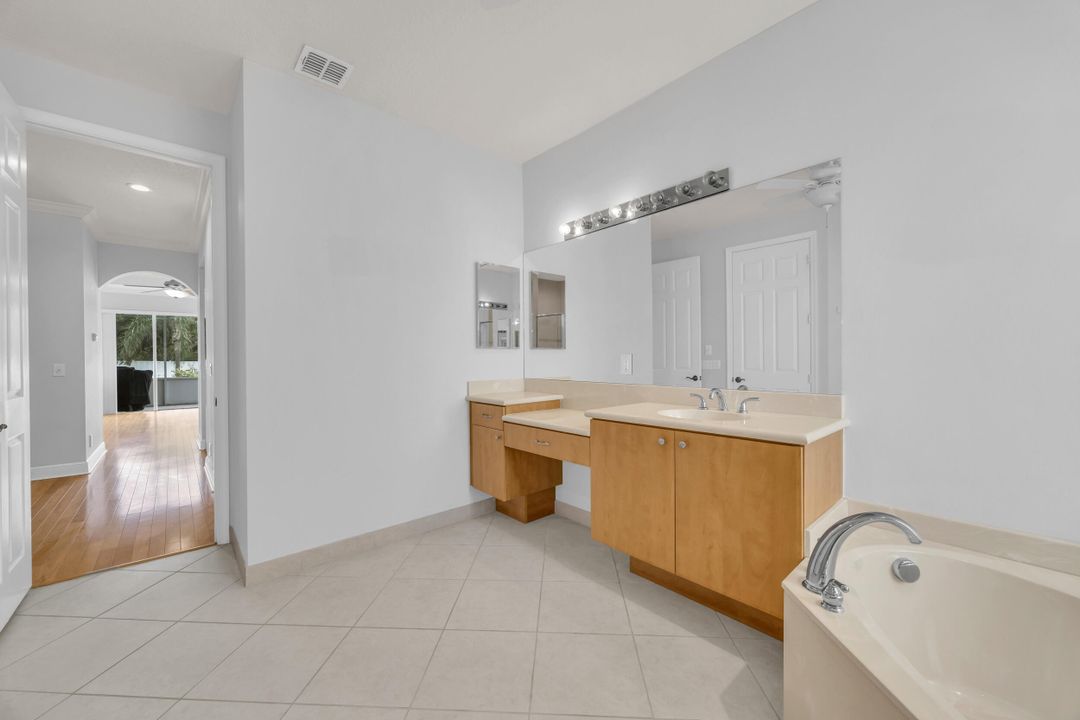 Active With Contract: $450,000 (3 beds, 2 baths, 2489 Square Feet)