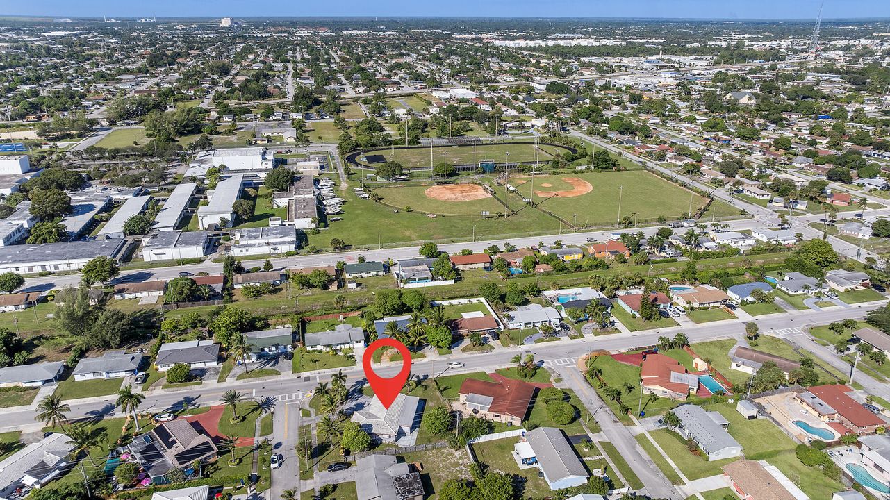 合同活跃: $315,000 (3 贝兹, 2 浴室, 1476 平方英尺)