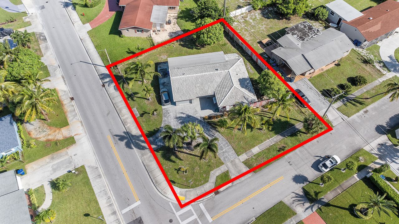 合同活跃: $315,000 (3 贝兹, 2 浴室, 1476 平方英尺)