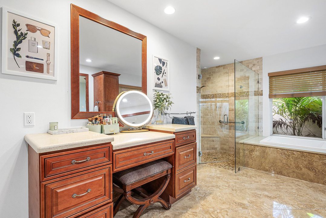 合同活跃: $1,690,000 (5 贝兹, 2 浴室, 3534 平方英尺)