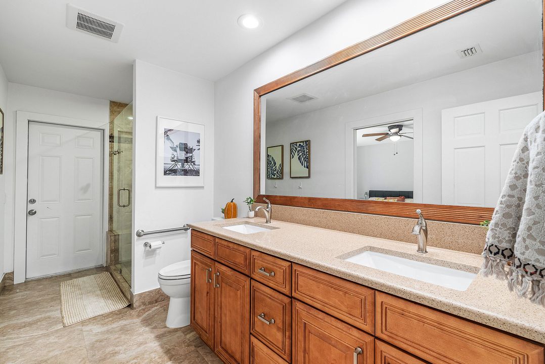 合同活跃: $1,690,000 (5 贝兹, 2 浴室, 3534 平方英尺)