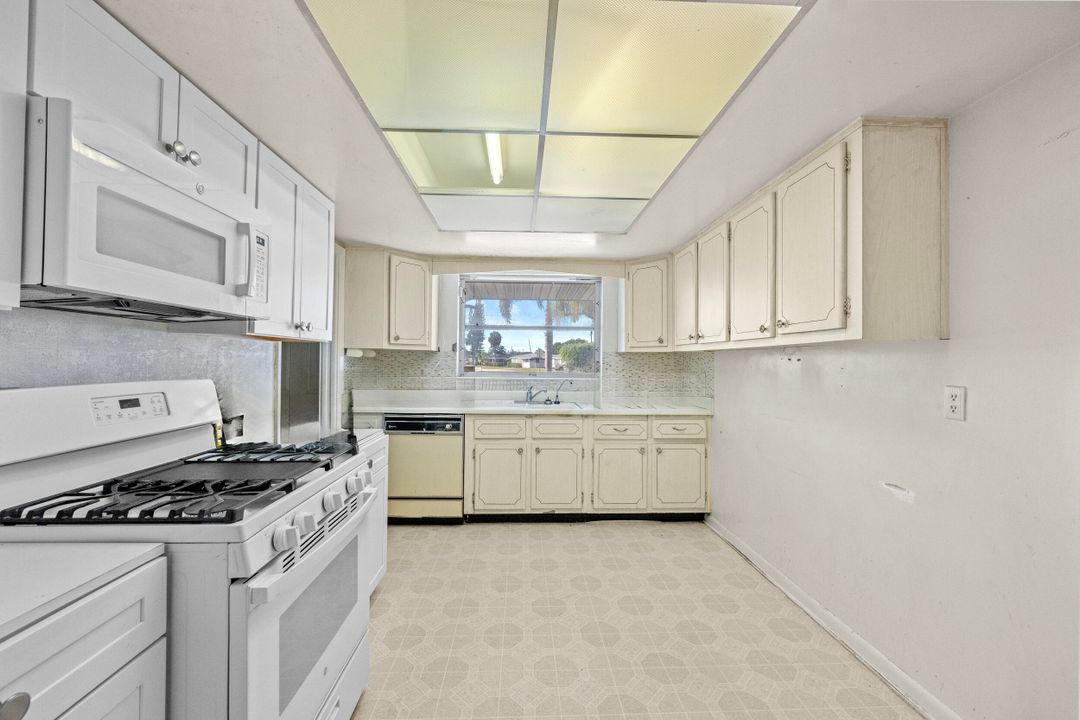 合同活跃: $315,000 (3 贝兹, 2 浴室, 1476 平方英尺)