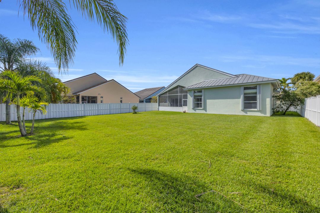 Active With Contract: $450,000 (3 beds, 2 baths, 2489 Square Feet)