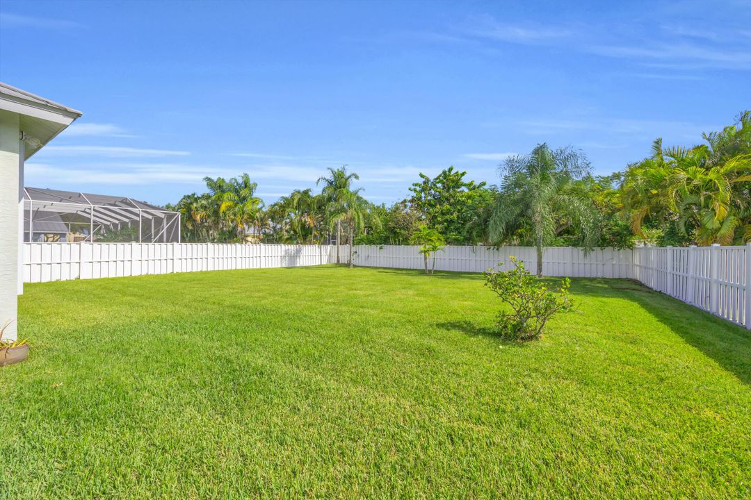 Active With Contract: $450,000 (3 beds, 2 baths, 2489 Square Feet)