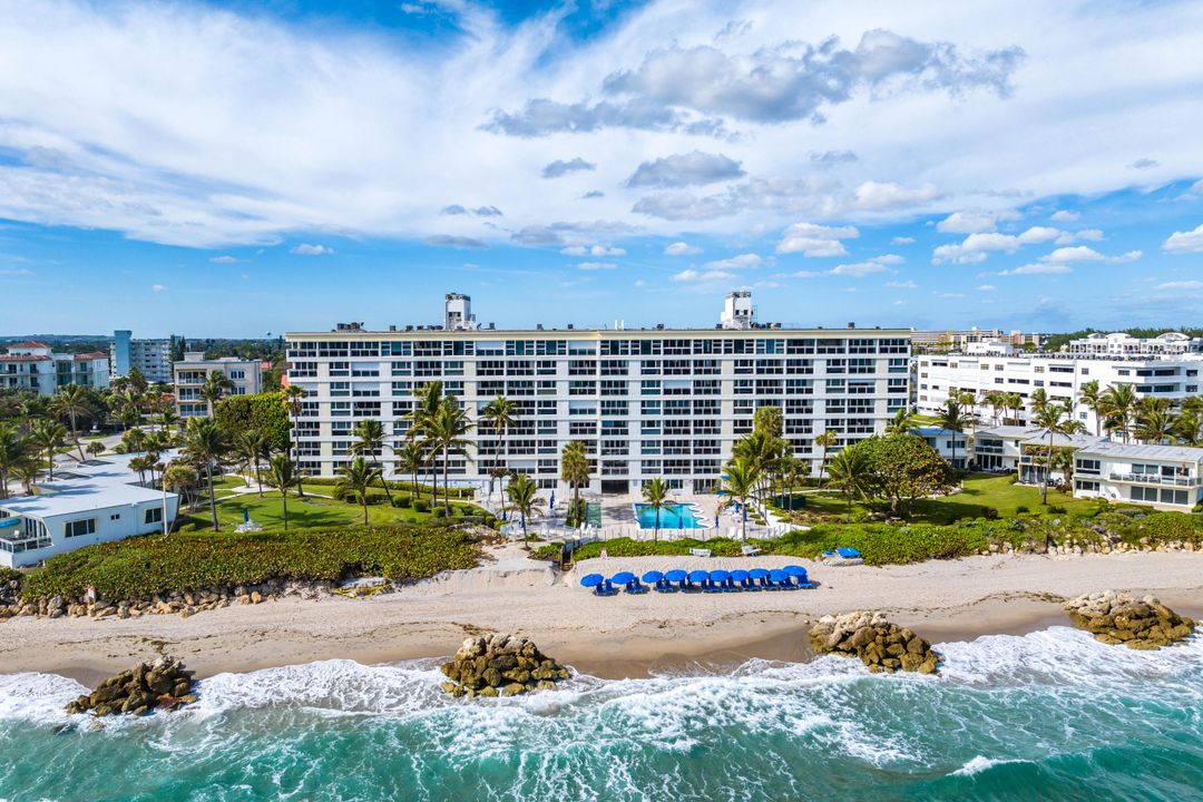 For Sale: $540,000 (1 beds, 1 baths, 900 Square Feet)