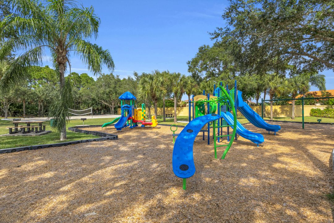 Active With Contract: $450,000 (3 beds, 2 baths, 2489 Square Feet)