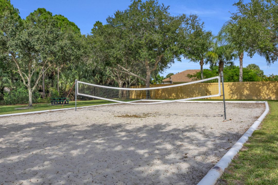 Active With Contract: $450,000 (3 beds, 2 baths, 2489 Square Feet)