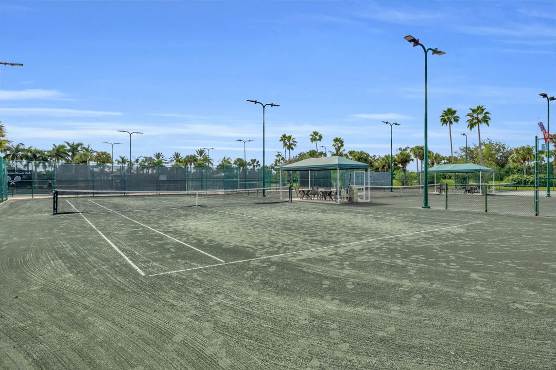 Active With Contract: $450,000 (3 beds, 2 baths, 2489 Square Feet)