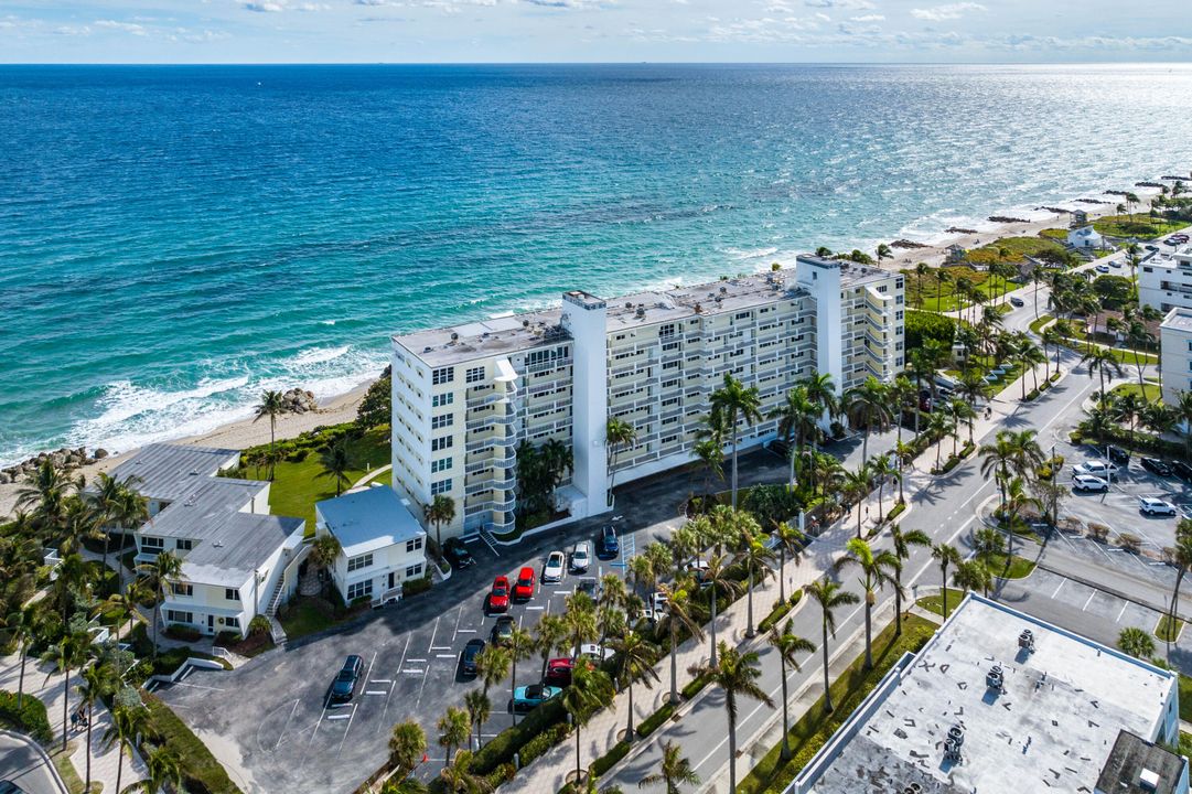 For Sale: $540,000 (1 beds, 1 baths, 900 Square Feet)