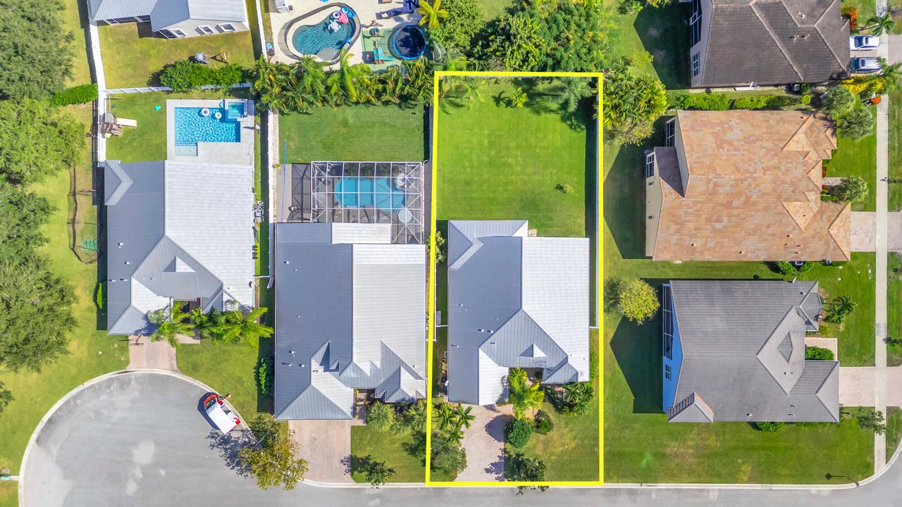 Active With Contract: $450,000 (3 beds, 2 baths, 2489 Square Feet)