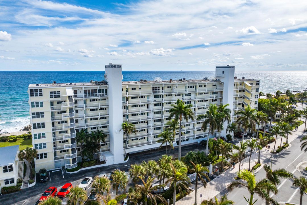 For Sale: $540,000 (1 beds, 1 baths, 900 Square Feet)