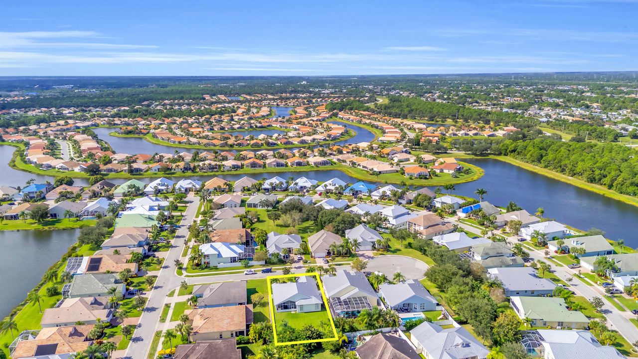 Active With Contract: $450,000 (3 beds, 2 baths, 2489 Square Feet)
