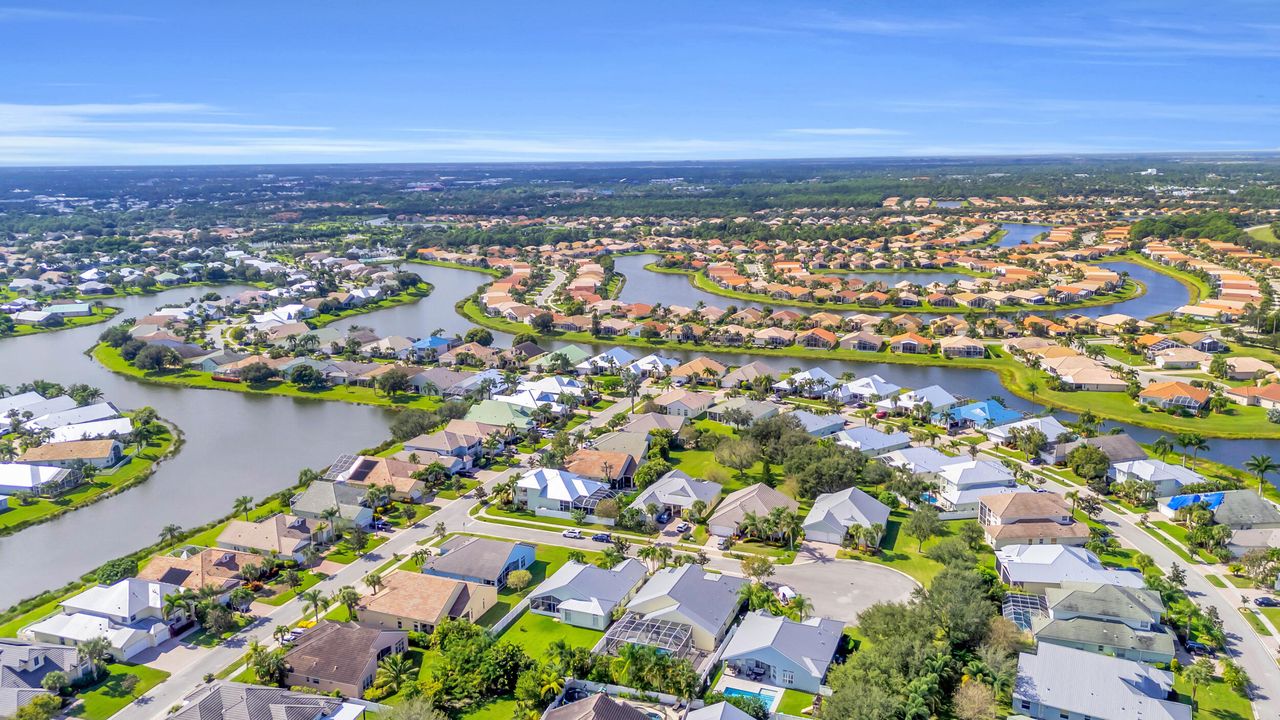 Active With Contract: $450,000 (3 beds, 2 baths, 2489 Square Feet)