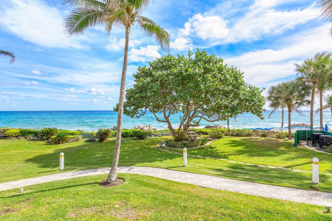 For Sale: $540,000 (1 beds, 1 baths, 900 Square Feet)