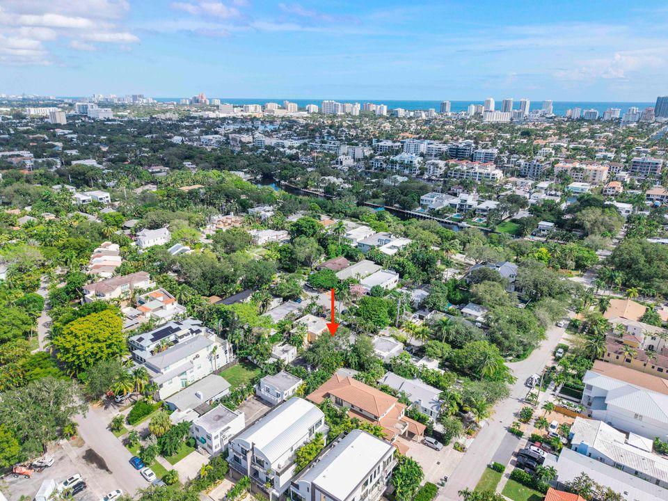 Active With Contract: $1,474,000 (3 beds, 2 baths, 2207 Square Feet)