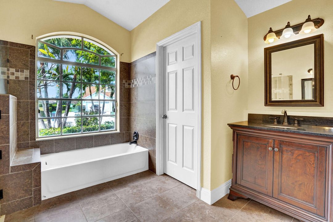 合同活跃: $519,900 (4 贝兹, 3 浴室, 2346 平方英尺)