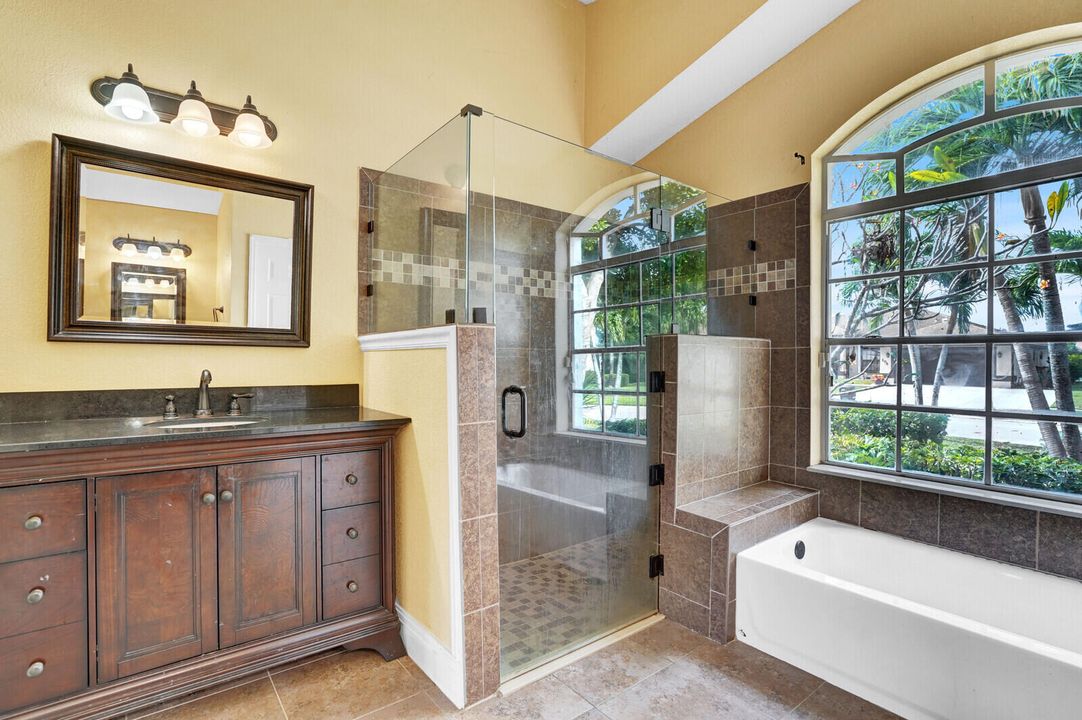 合同活跃: $519,900 (4 贝兹, 3 浴室, 2346 平方英尺)