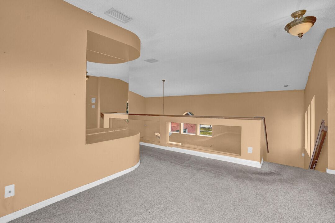 合同活跃: $519,900 (4 贝兹, 3 浴室, 2346 平方英尺)