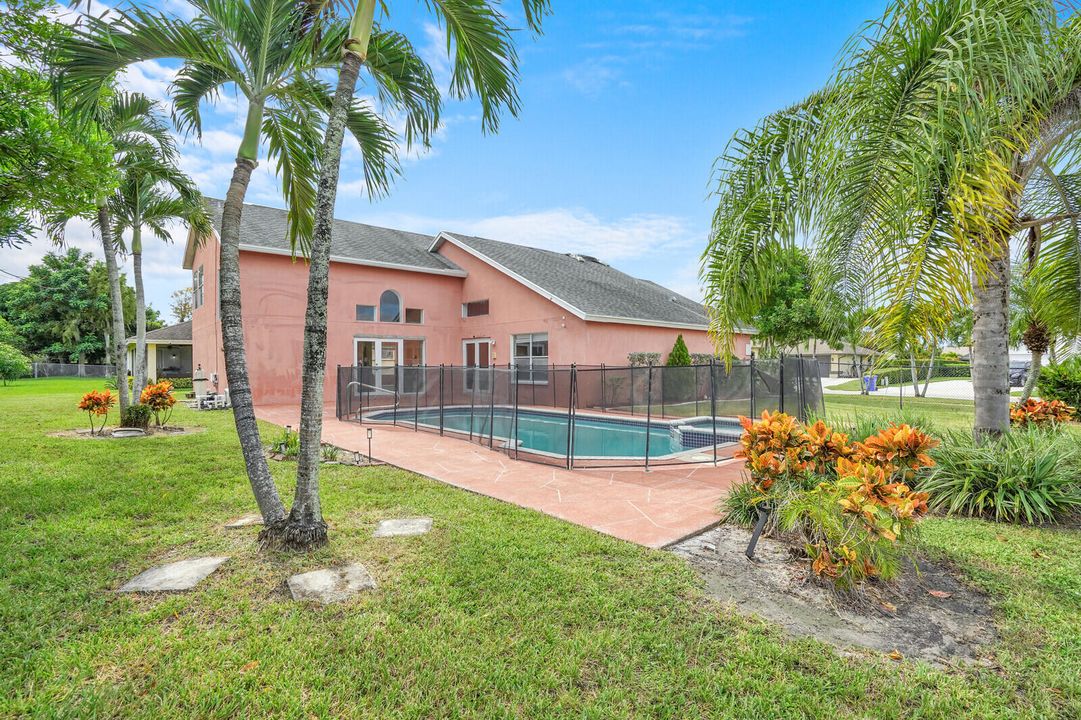 合同活跃: $519,900 (4 贝兹, 3 浴室, 2346 平方英尺)