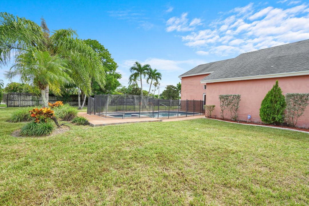 合同活跃: $519,900 (4 贝兹, 3 浴室, 2346 平方英尺)