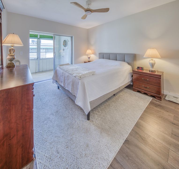 For Sale: $159,000 (2 beds, 2 baths, 826 Square Feet)